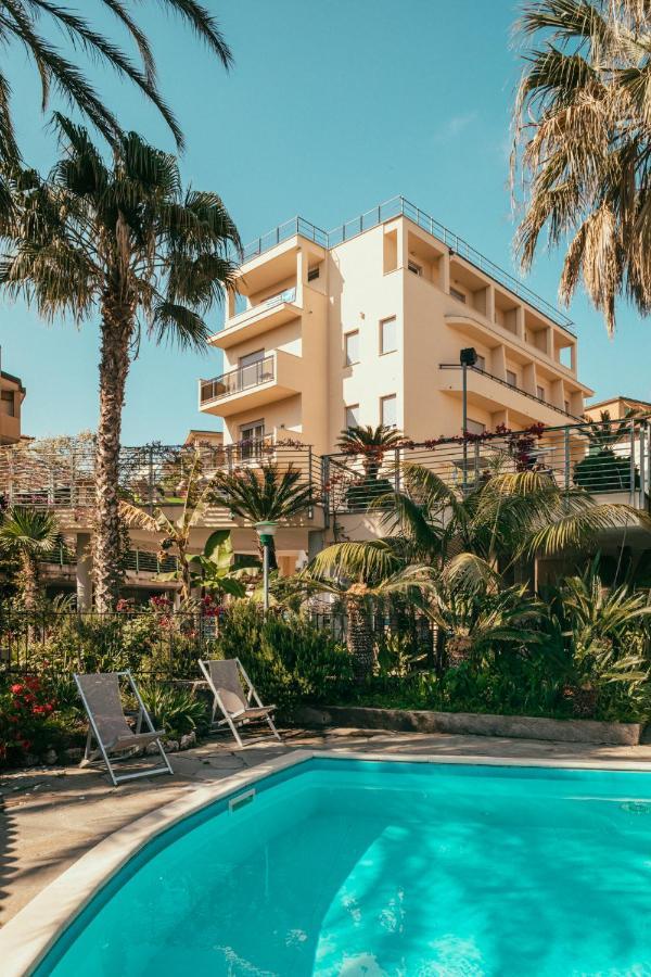 Hotel Residence La Palma Finale Ligure Eksteriør billede