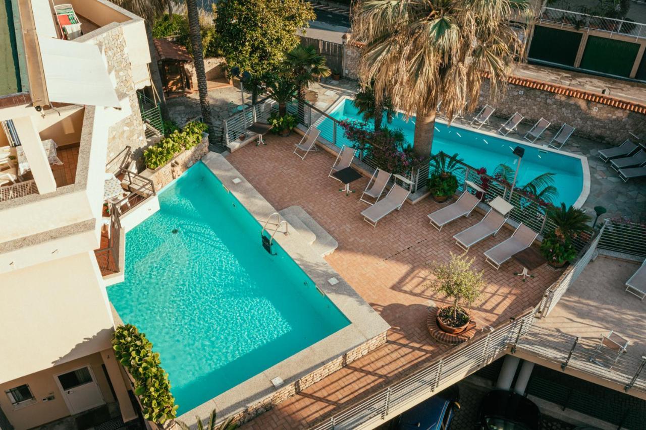 Hotel Residence La Palma Finale Ligure Eksteriør billede