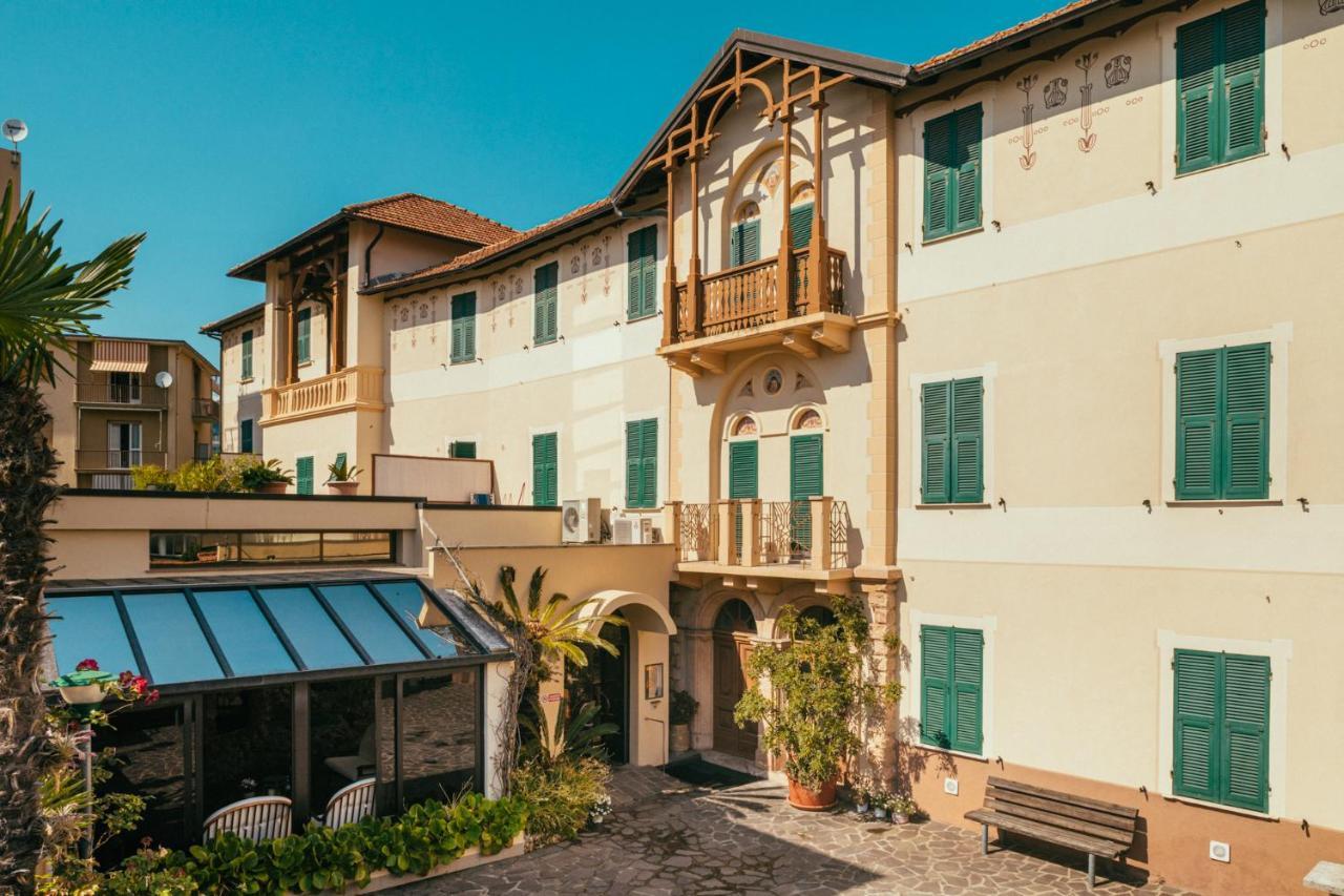 Hotel Residence La Palma Finale Ligure Eksteriør billede