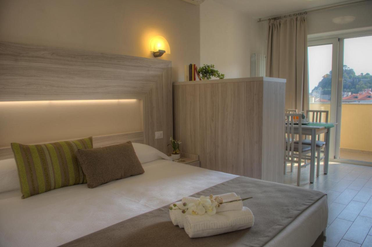 Hotel Residence La Palma Finale Ligure Eksteriør billede