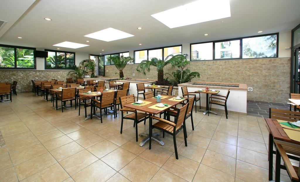 Hotel Residence La Palma Finale Ligure Eksteriør billede