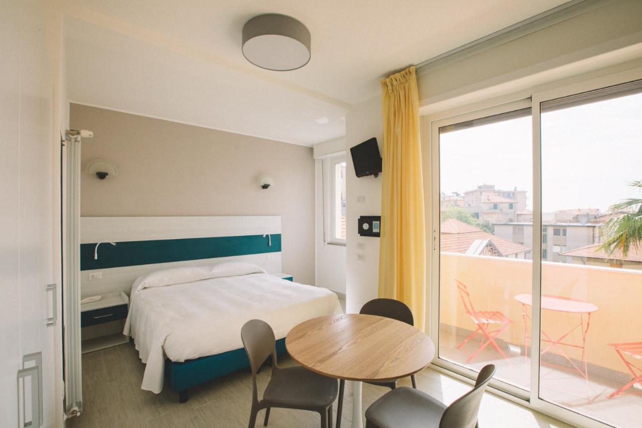 Hotel Residence La Palma Finale Ligure Eksteriør billede