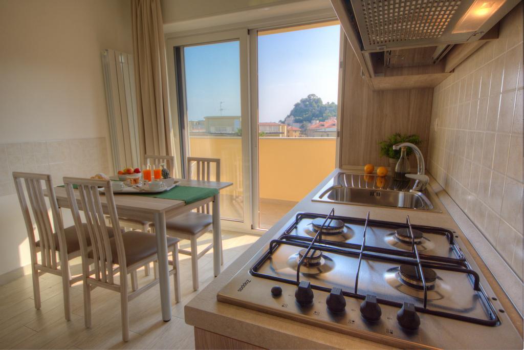 Hotel Residence La Palma Finale Ligure Eksteriør billede