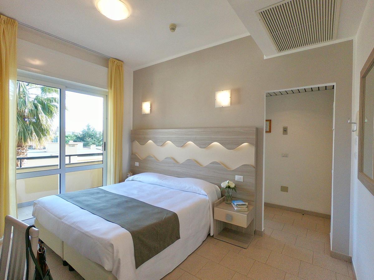 Hotel Residence La Palma Finale Ligure Eksteriør billede