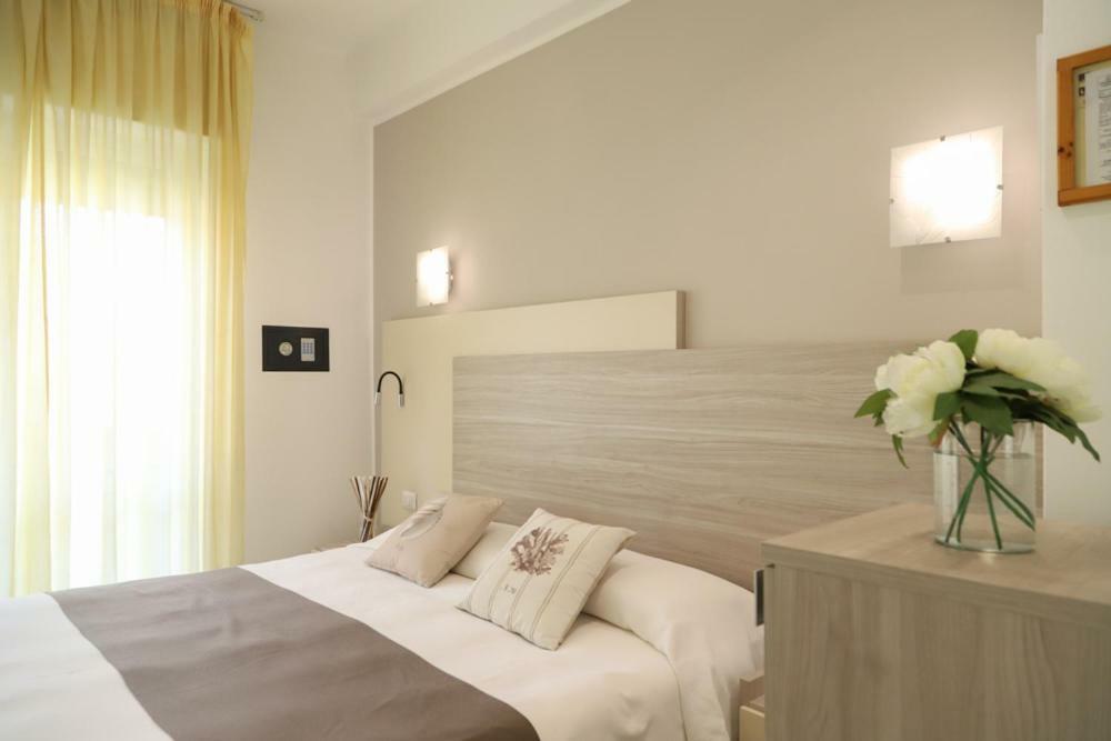 Hotel Residence La Palma Finale Ligure Eksteriør billede