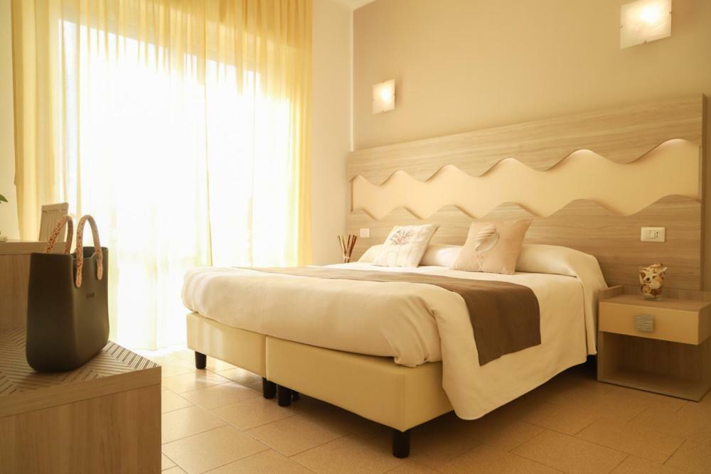 Hotel Residence La Palma Finale Ligure Eksteriør billede