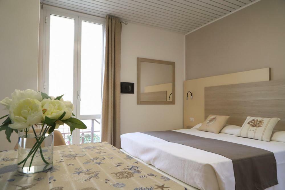 Hotel Residence La Palma Finale Ligure Eksteriør billede